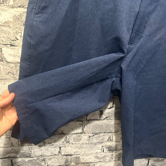 EUC Under Armour Men's Golf 10" Shorts - Picture 6 of 16